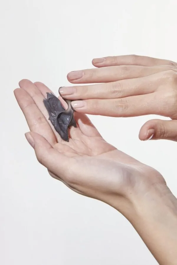 Iva Natura Poren verkleinernde schwarze Gesichtsmaske 250ml - Image 3